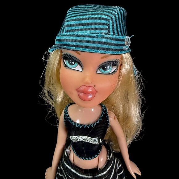 Bratz Treasures Collection Cloe Doll MGA 2005 INCOMPLETE - Picture 2 of 16